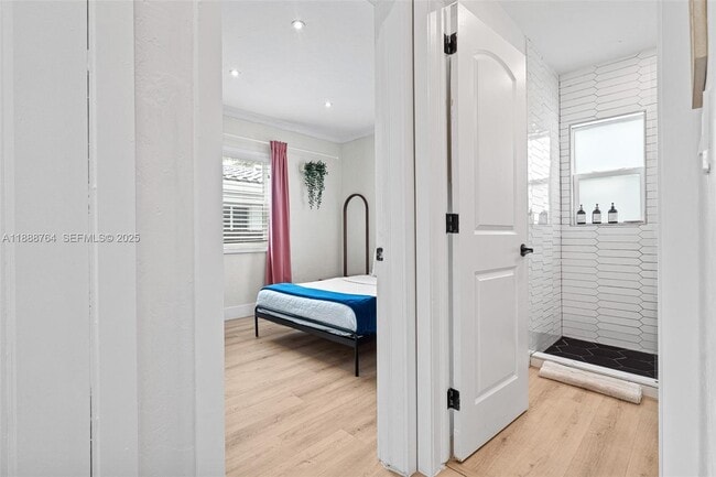 Building Photo - 1636 Arthur St