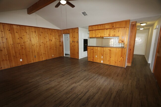 Foto del edificio - 1607 Chilton Ln