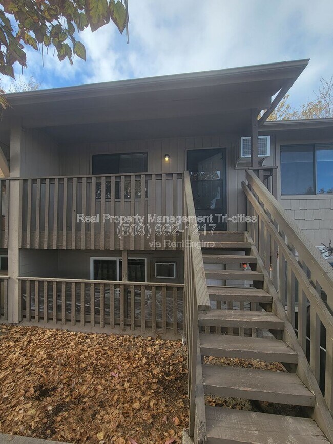 Building Photo - 1102 S Olympia Pl