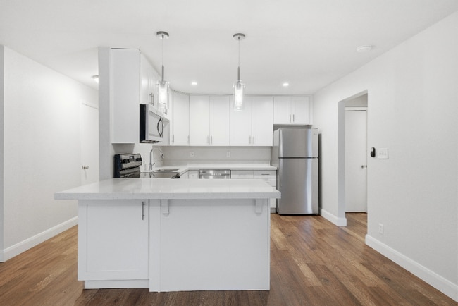 Building Photo - 172 W Clinton Ave