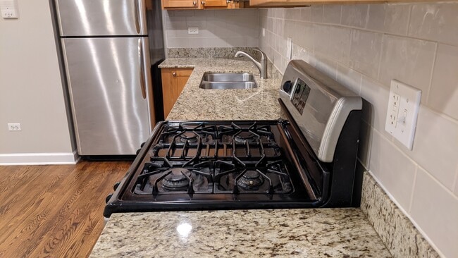 Kitchen - 1140 W Morse Ave