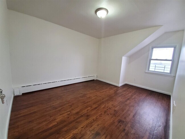 Foto del edificio - 77 Country Village Rd