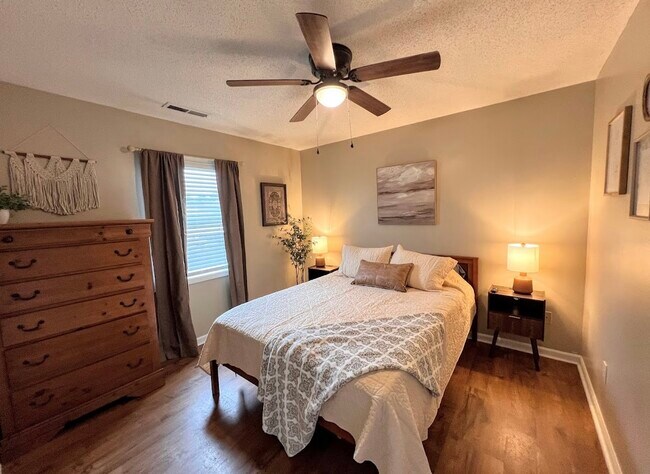 Foto del edificio - 1617 Campbell St