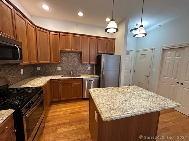 Building Photo - 2518 Whitney Ave