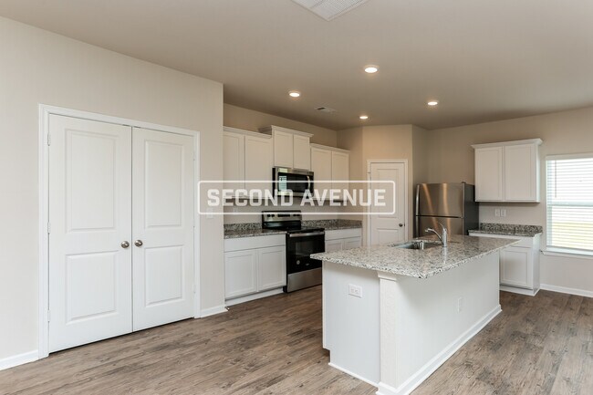 Foto del edificio - 571 Meadows Farm Dr