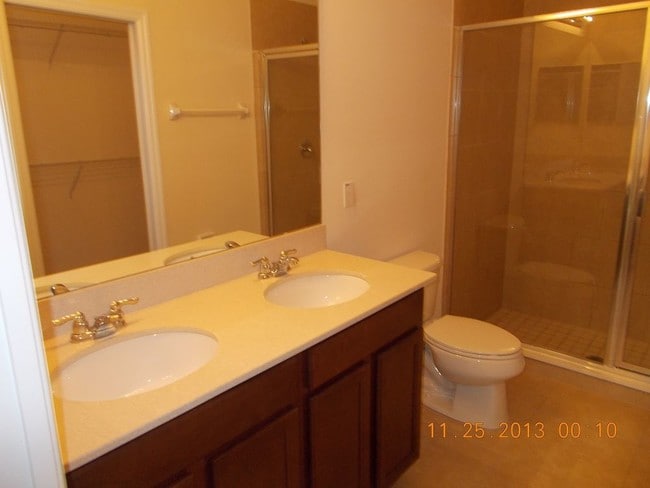 Building Photo - Windermere Townhome