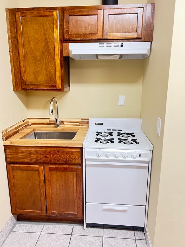 Building Photo - 5 Springfield Rd