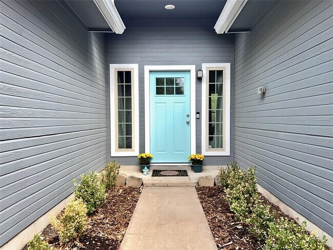 Building Photo - 11917 Meadowfire Dr