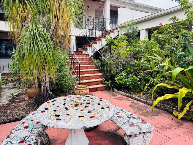 Foto del edificio - 756 N 17th Ave