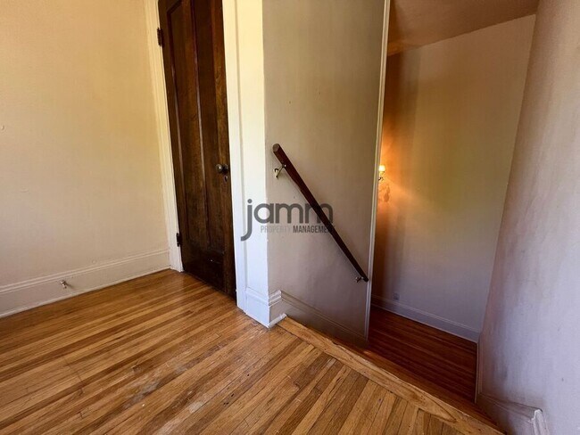 Foto del edificio - 3232 Clarendon Rd