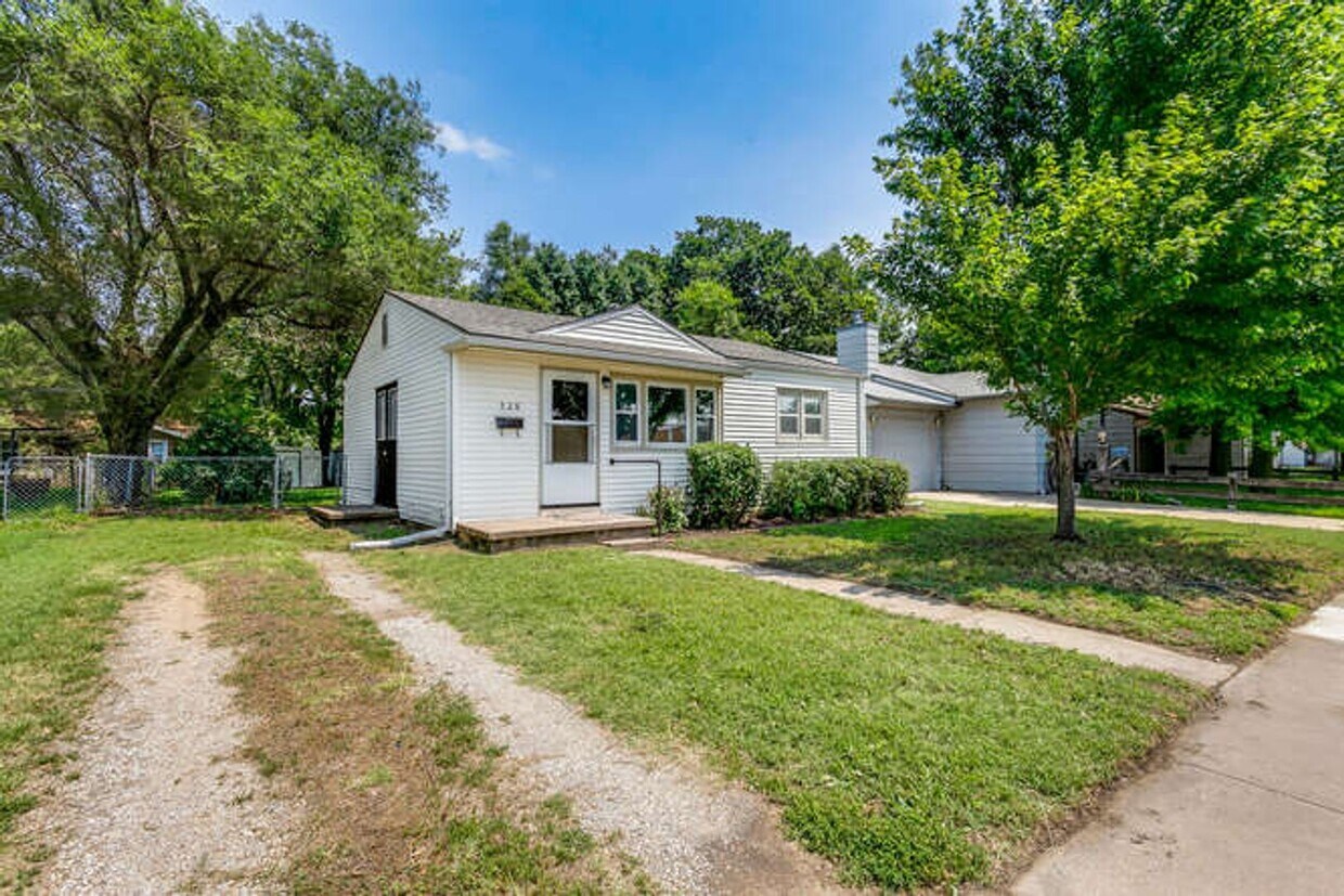 Primary Photo - 528 N Sheridan Ave
