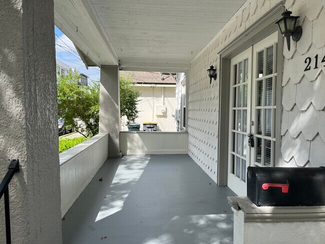 Building Photo - 2149 Mango Pl