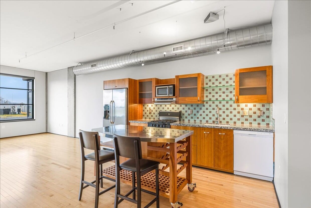 Foto principal - Modern Pearl District Condo – 1 Bedroom + ...