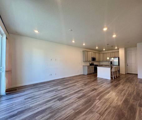 Foto del edificio - 3 Bedroom Townhouse New Build Available NO...