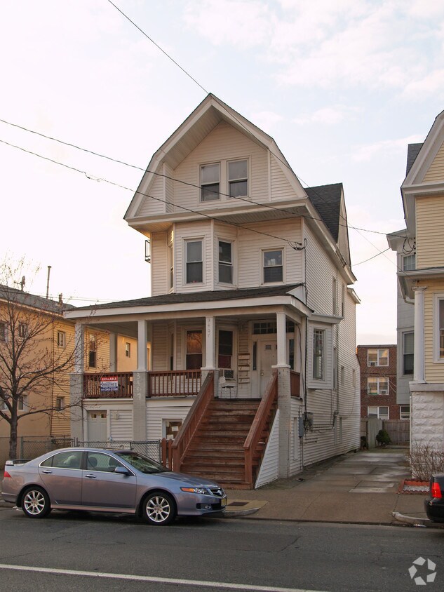 Building Photo - 3407 Winchester Ave