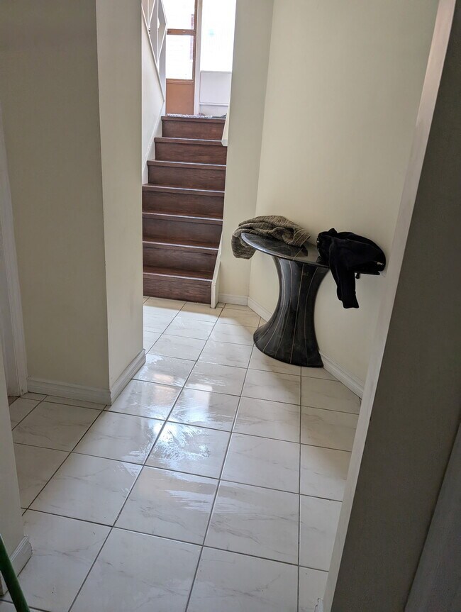 Photo du bâtiment - 175 Searle Av
