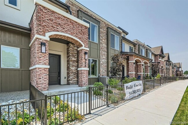 Building Photo - 388 E Orchard Rd