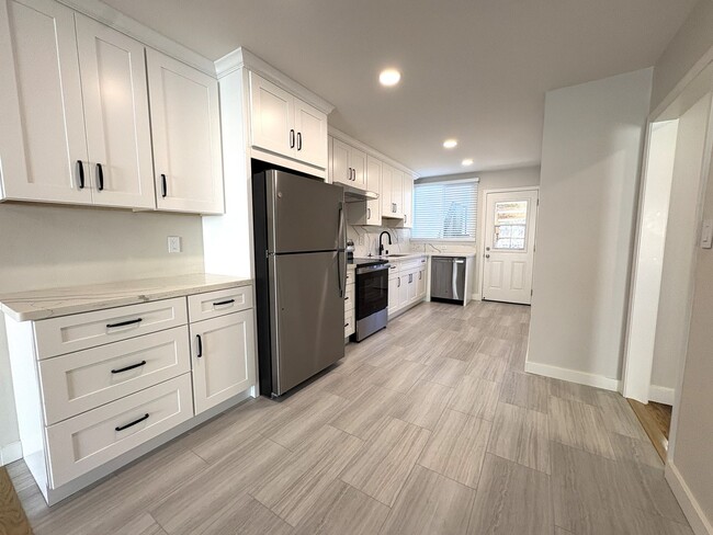 1327-1329 Judah Street - 1327-1329 Judah Street Apartment