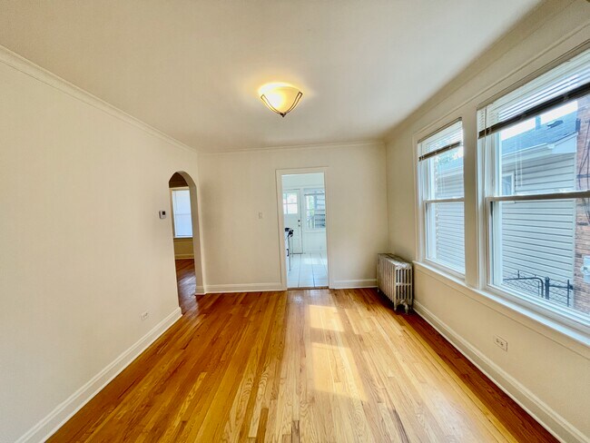 Foto del edificio - 5219 N Rutherford Ave