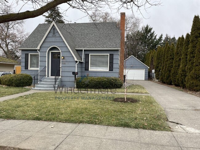 Building Photo - 105 N. Bellevue Avenue *Updated home, Cent...