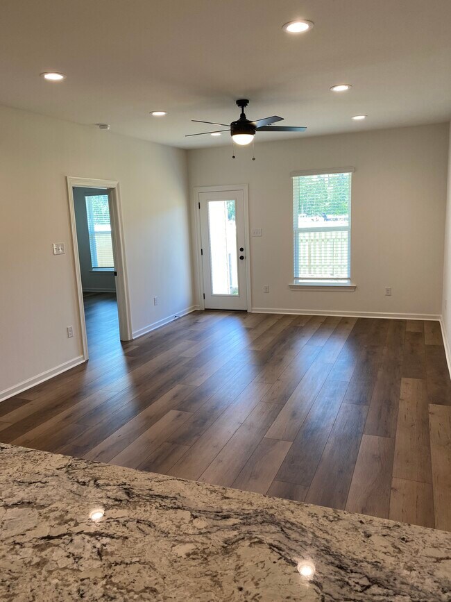 Building Photo - 12113 Trophy Ln