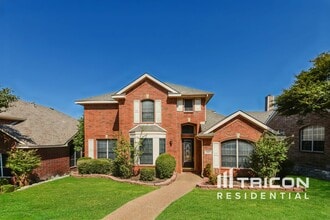 Building Photo - 1810 Mystic St