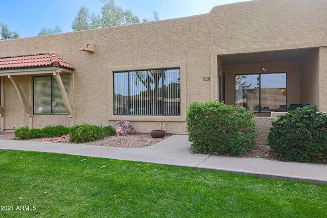 Foto del edificio - 14300 W Bell Rd