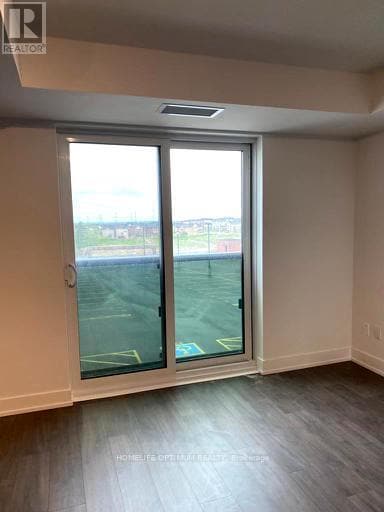 Photo du bâtiment - 2550-2550 Simcoe St N