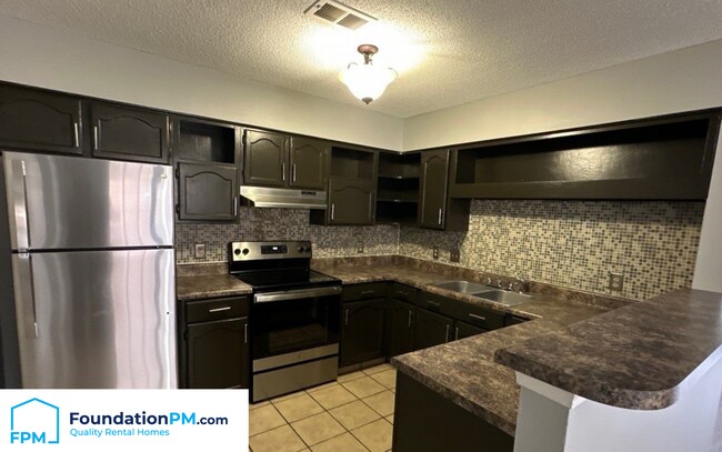 Foto del edificio - 8259 Cedar Chest Dr