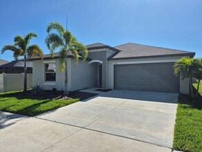 Building Photo - 7033 King Crk Dr