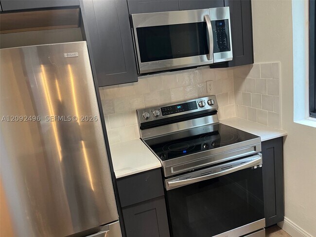 Foto del edificio - 153 NE 141st St