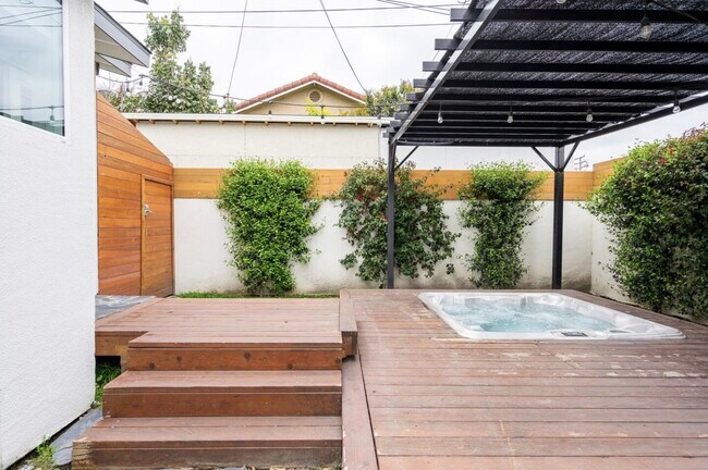 Foto del edificio - 5427 Rose Ave