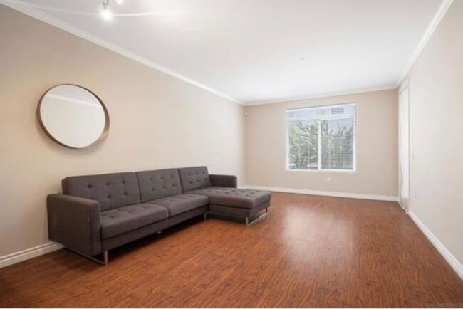 Foto del edificio - $2,950 - 1 Bed / 1 Bath Bottom Floor Beautiful Condo at Regents La Jolla