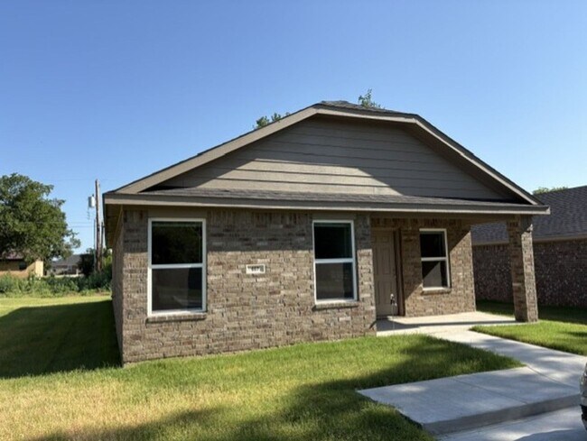 Foto del edificio - New Construction 3 bedroom, 2 bath brick home.