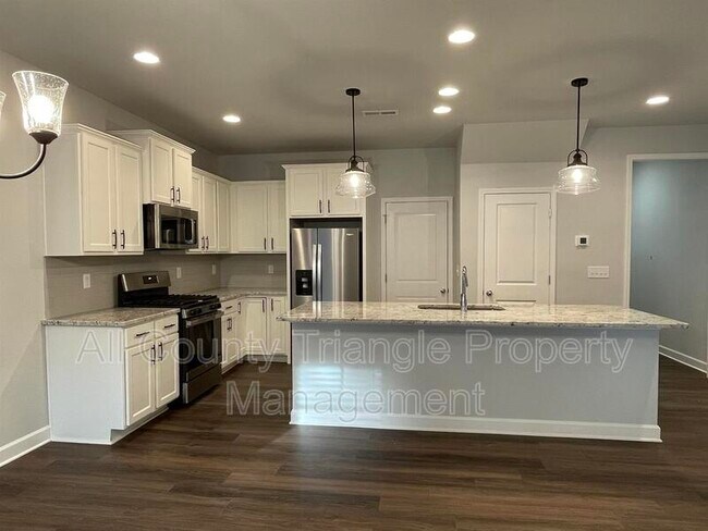 Building Photo - 302 Conrad Ln