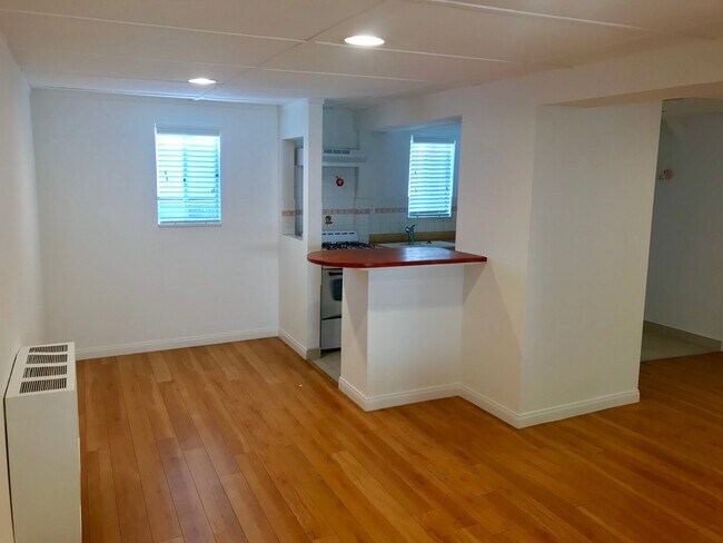 Foto del edificio - 925 N Orange Grove Ave