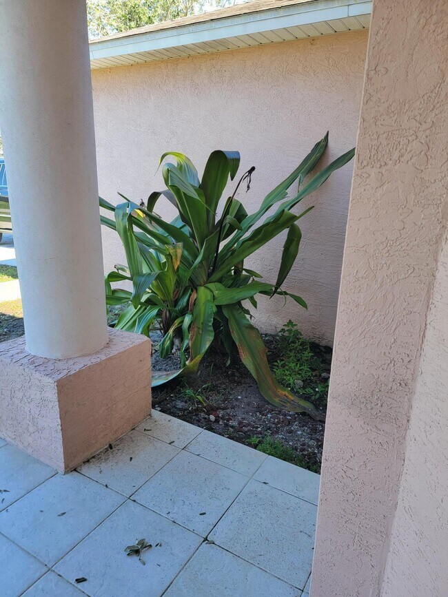 810 SW General Patton Terrace, Port Saint Lucie, FL 34953 House