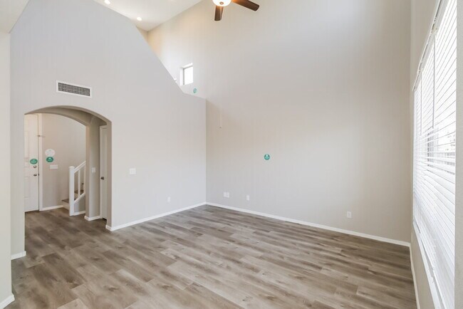 Foto del edificio - 1303 S Mansard