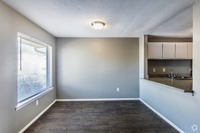 2BR, 1.5BA - 1,250SF - Dining Room - Village of Sycamore Ridge