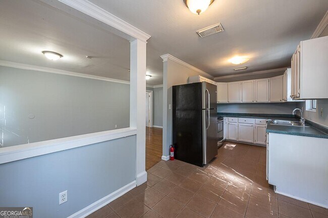 Foto del edificio - 568 Stokeswood Ave SE