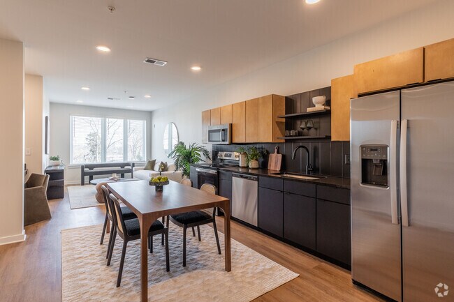 1 habitación, 1 baño, 754 pies cuadrados, cocina - Emblem Park