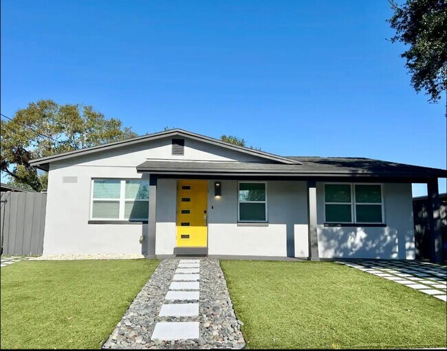 Foto del edificio - 3/2 Pool Home South Tampa Available NOW !!