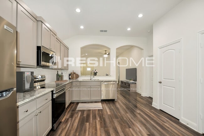 Building Photo - 9557 Rylie Crest Drive
