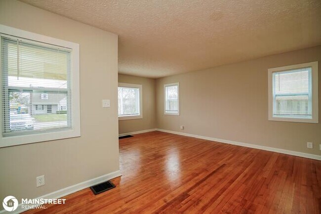 Foto del edificio - 919 Wiltshire Rd, Columbus, OH 43204