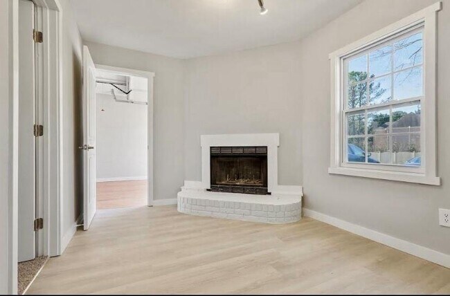 Foto del edificio - 1382 Bennett Rd