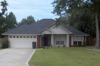 Building Photo - 456 Edgewater Dr