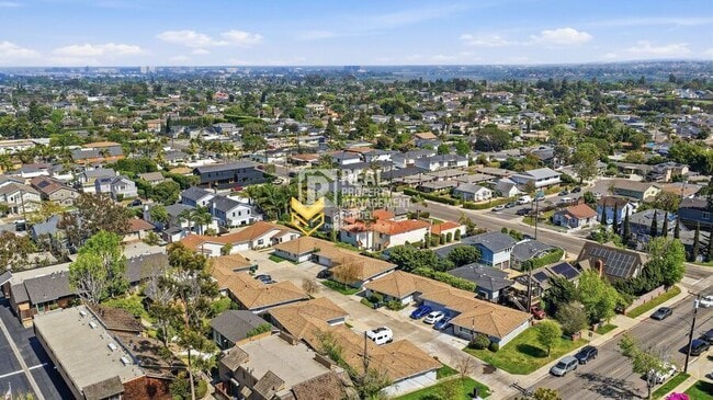 Photo - 186 E 21st St House