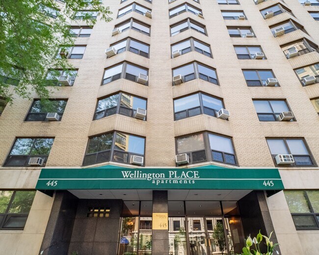 Building Photo - 445 W Wellington Ave