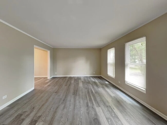 Building Photo - 189 E Timberlane Dr