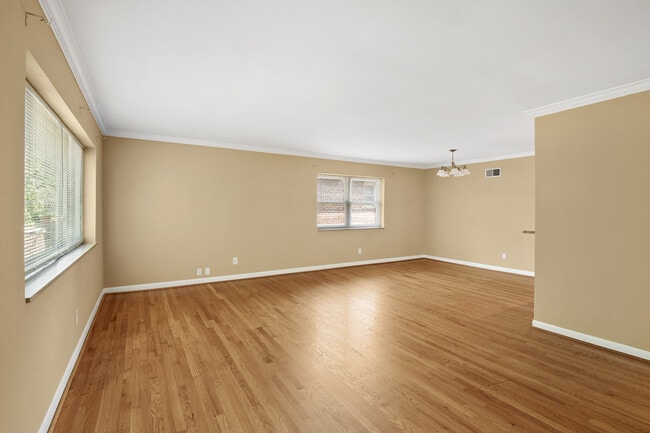 Building Photo - 7038 Dartmouth Ave